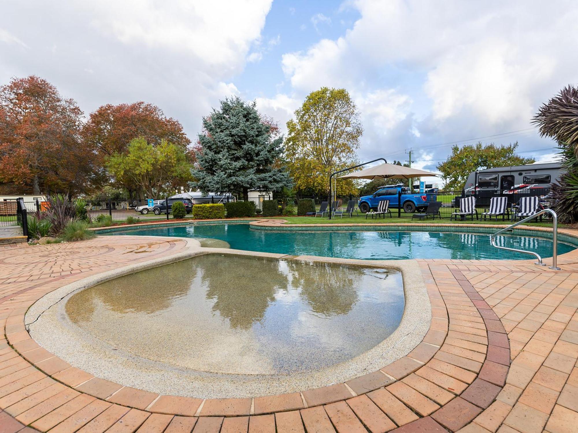 Nrma Bairnsdale Riverside Holiday Park Exterior photo
