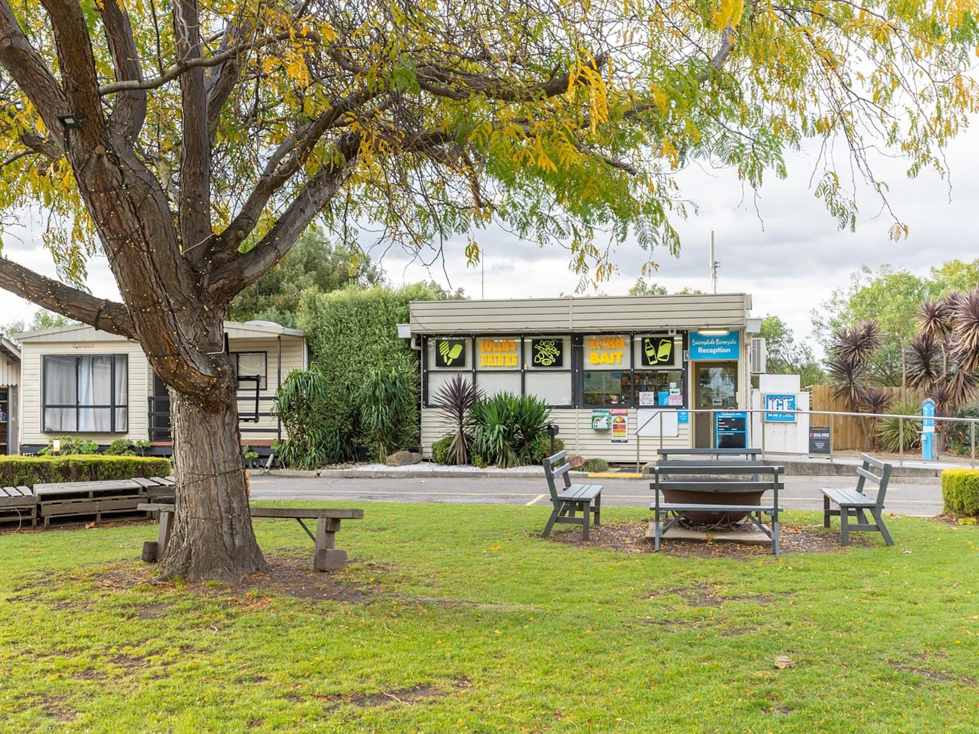 Nrma Bairnsdale Riverside Holiday Park Exterior photo