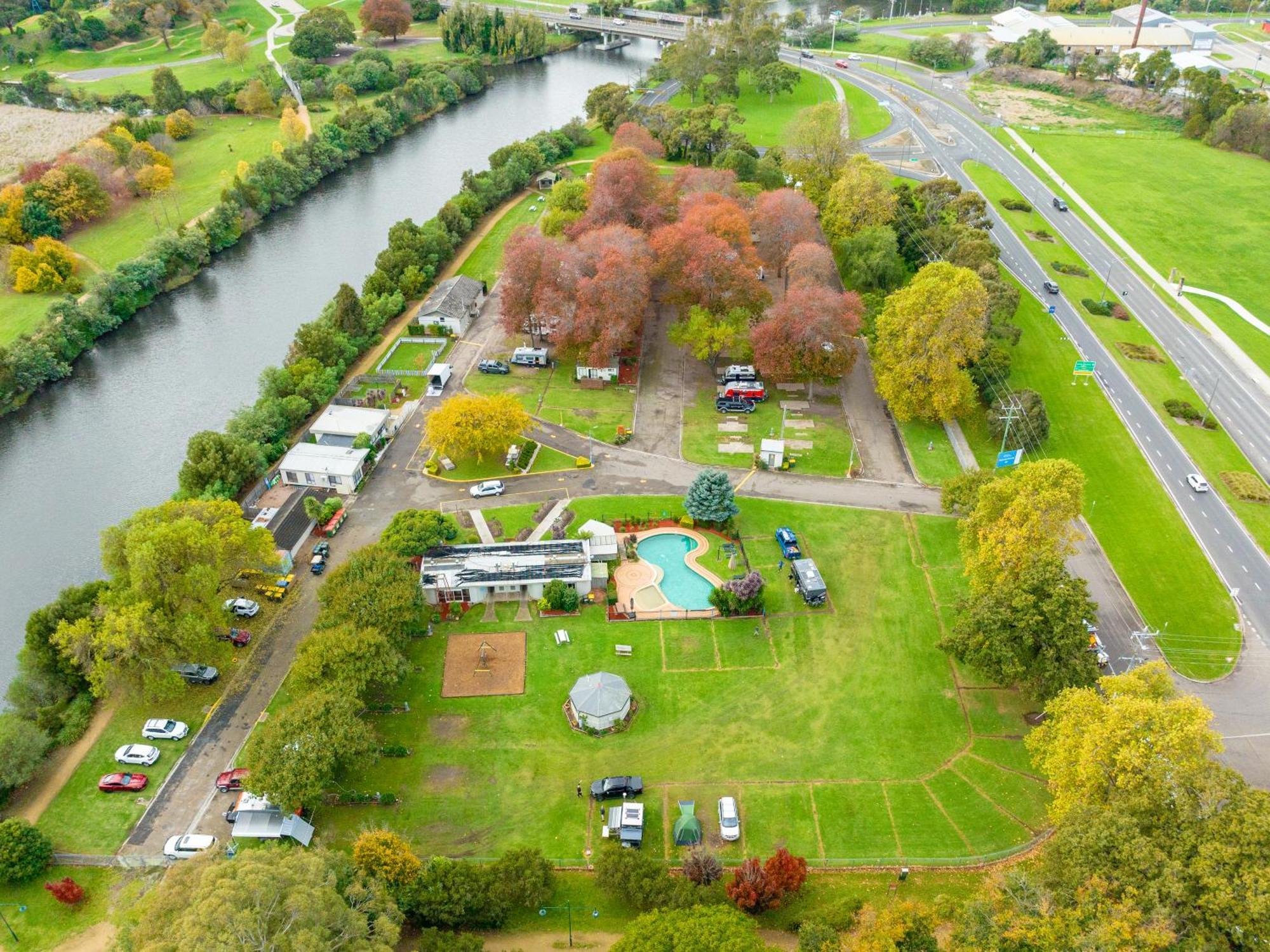 Nrma Bairnsdale Riverside Holiday Park Exterior photo