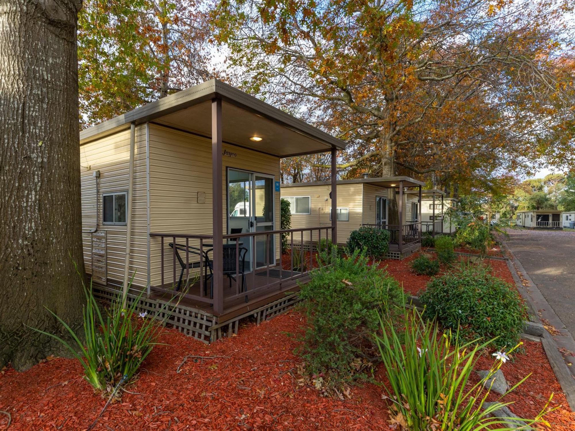 Nrma Bairnsdale Riverside Holiday Park Room photo