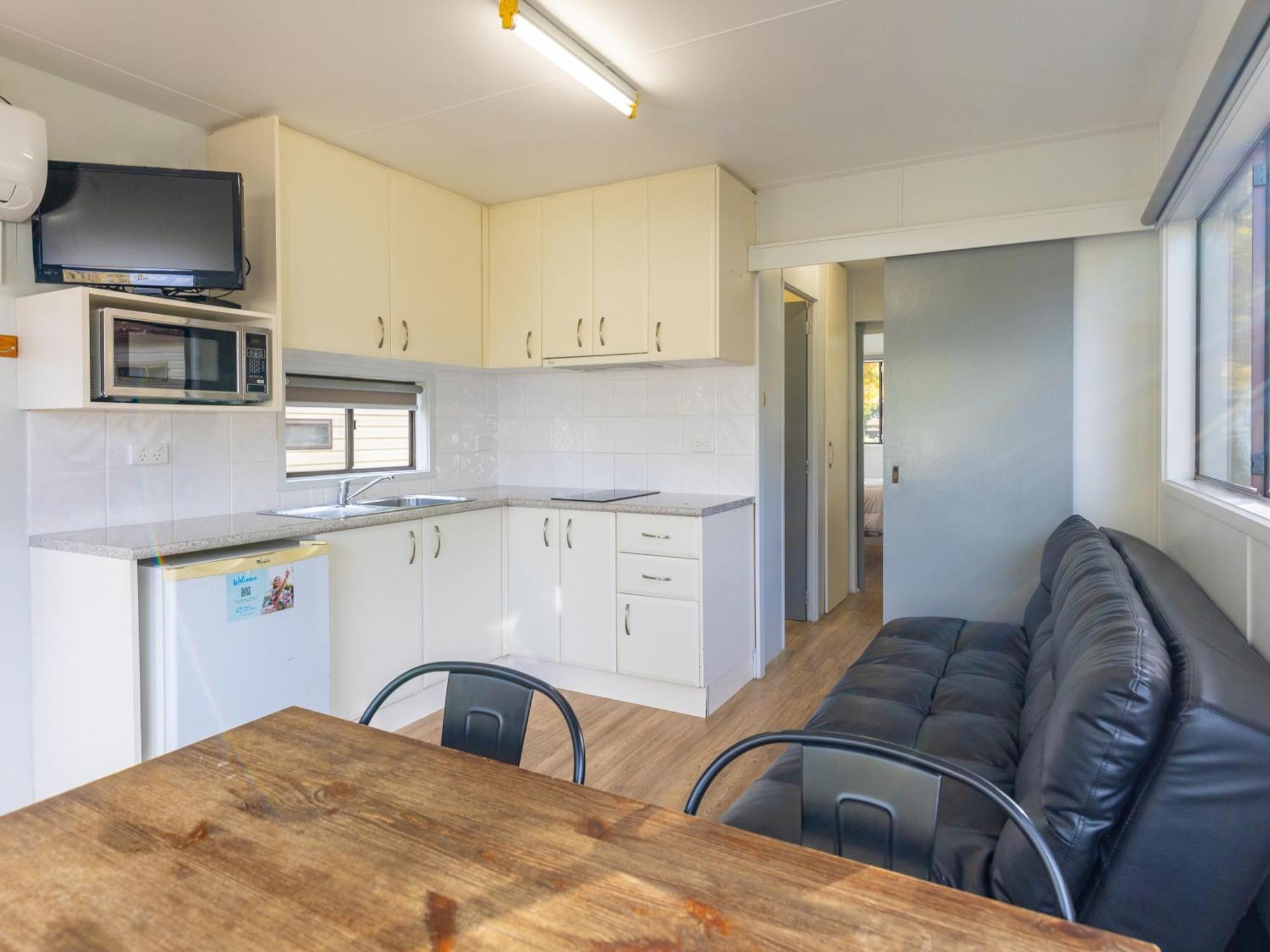 Nrma Bairnsdale Riverside Holiday Park Room photo